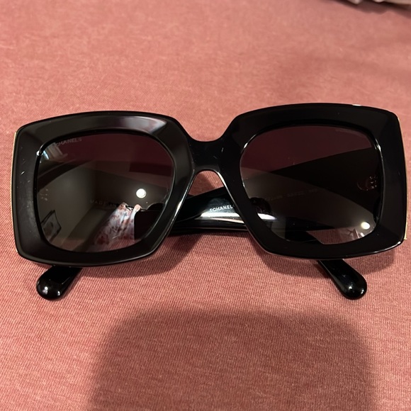 Authentic Chanel glasses no case - Picture 3 of 6